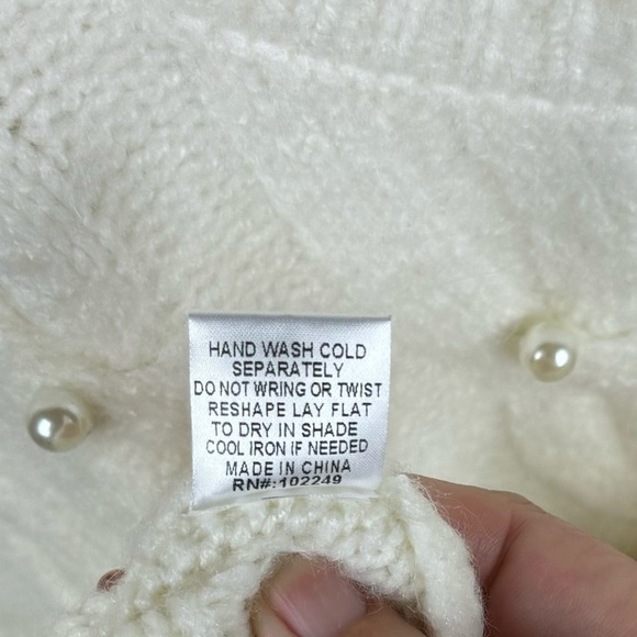 Skies Are Blue Cream Oversized Pearl Detail Cable Knit Wool Blend Sweater Sz XS - Picture 7 of 8